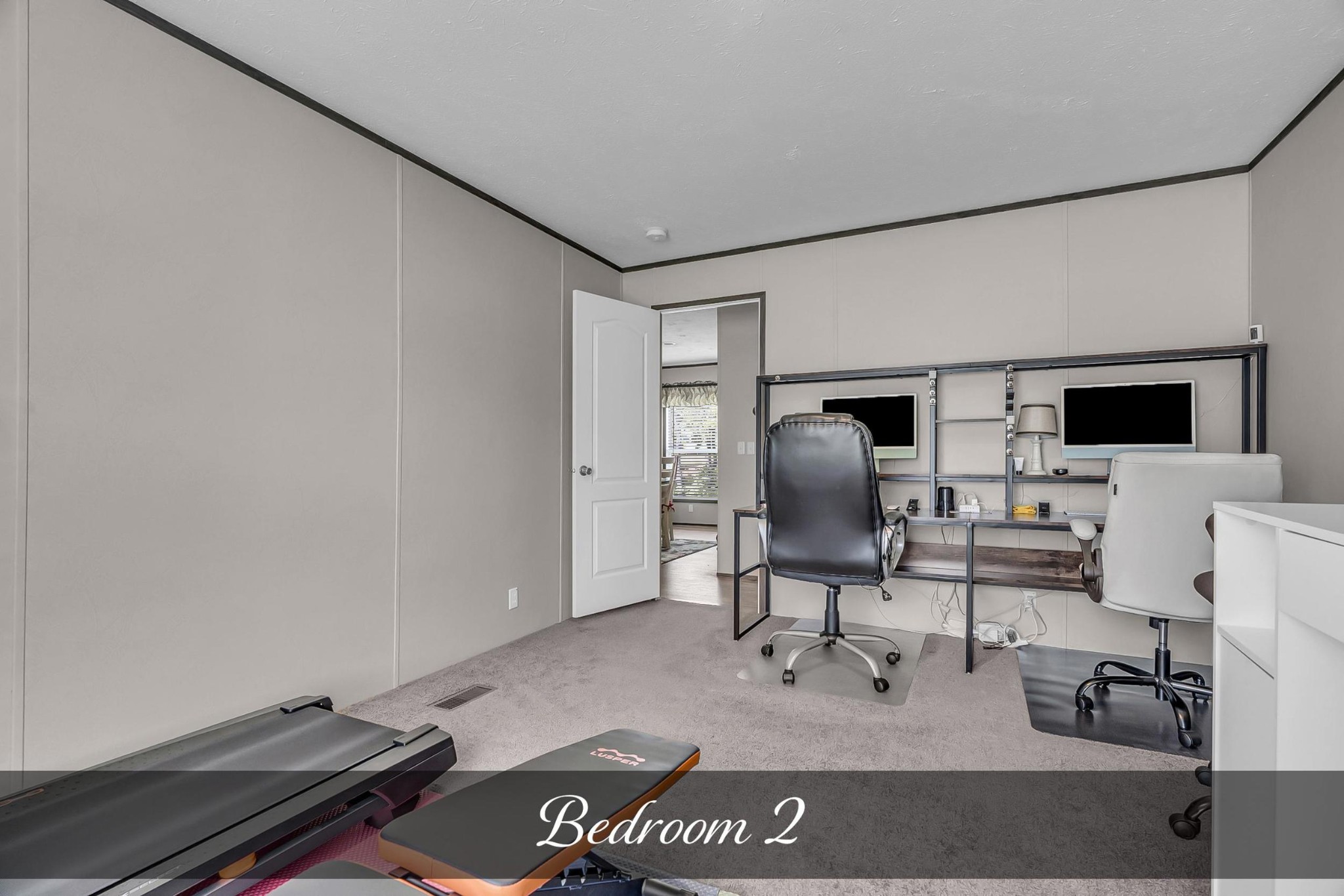 599 Days Road Lafayette, TN 37083 - Photo 15 of 32 a workspace with furniture