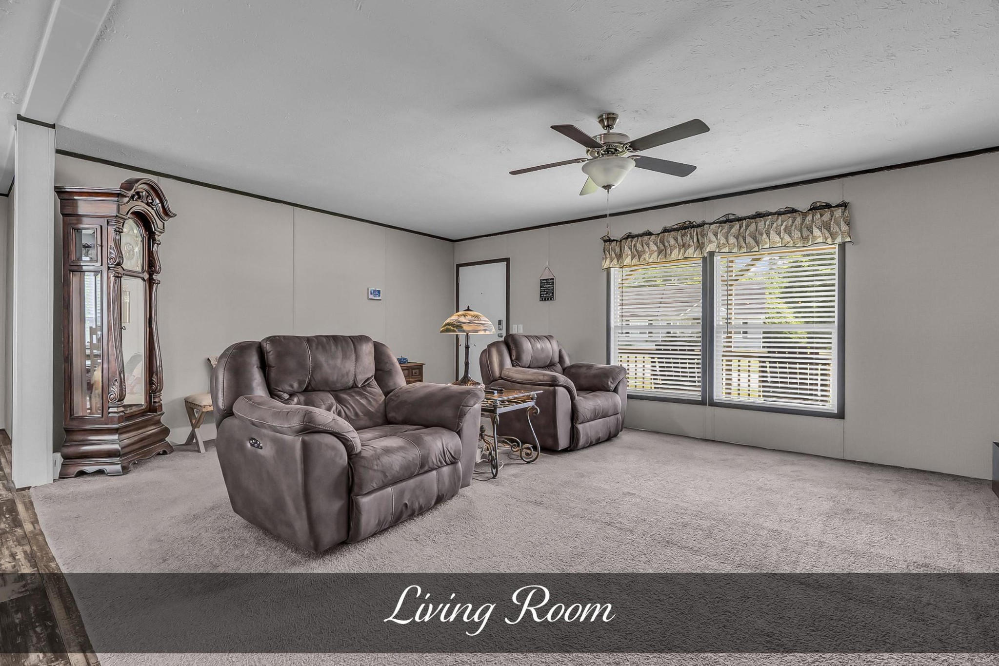 599 Days Road Lafayette, TN 37083 - Photo 4 of 32 a living room with furniture and a large window