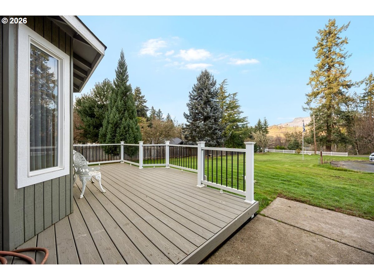 369 Upper Camp Loop Road Roseburg, OR 97470 - Photo 5 of 35