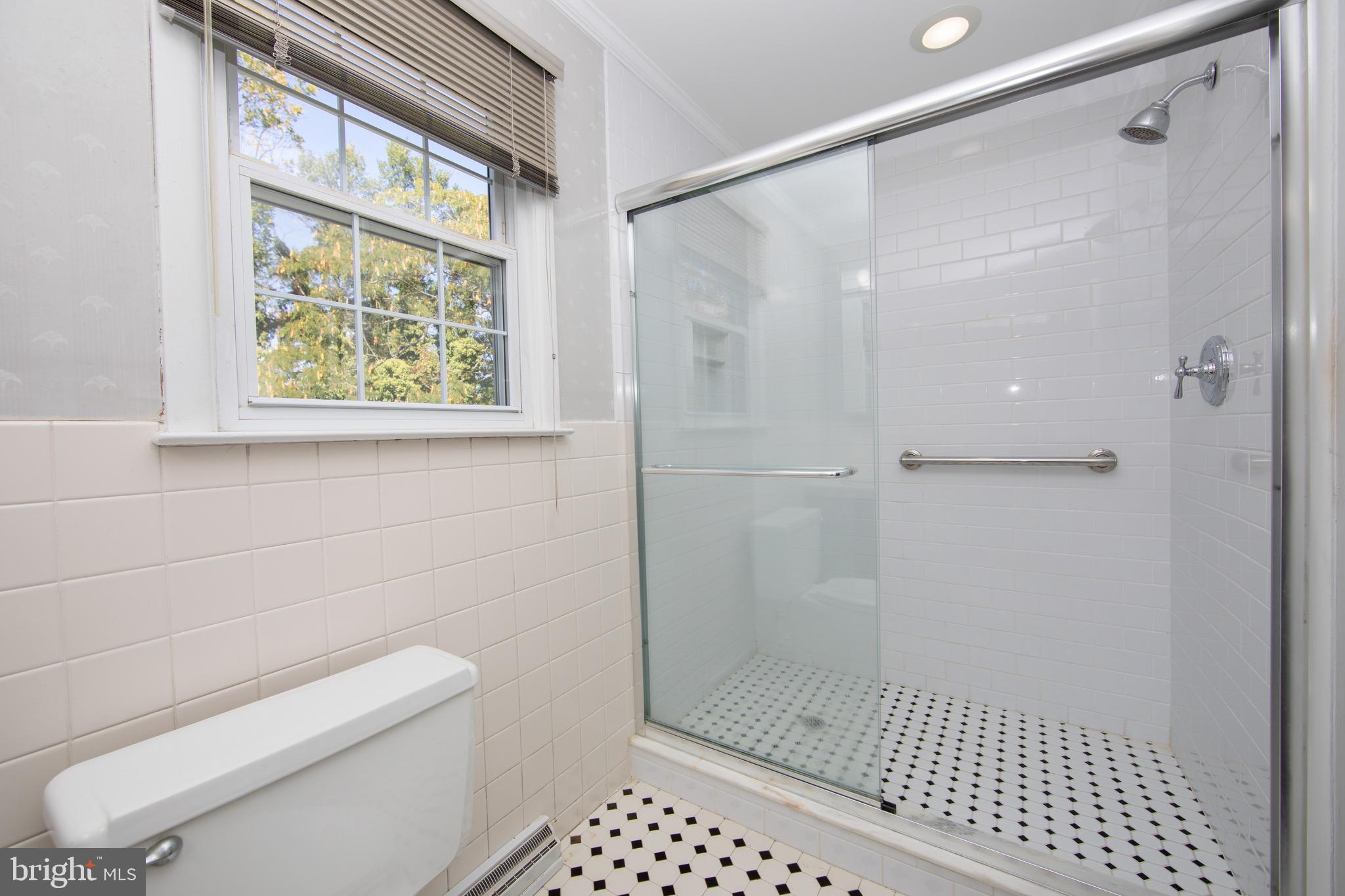 415 Cherry Hill Boulevard Cherry Hill, NJ 08002 - Photo 26 of 50 Primary Bathroom