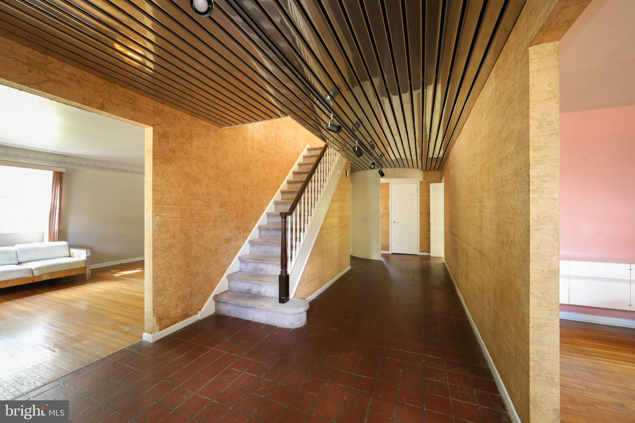 415 Cherry Hill Boulevard Cherry Hill, NJ 08002 - Photo 3 of 50 Foyer