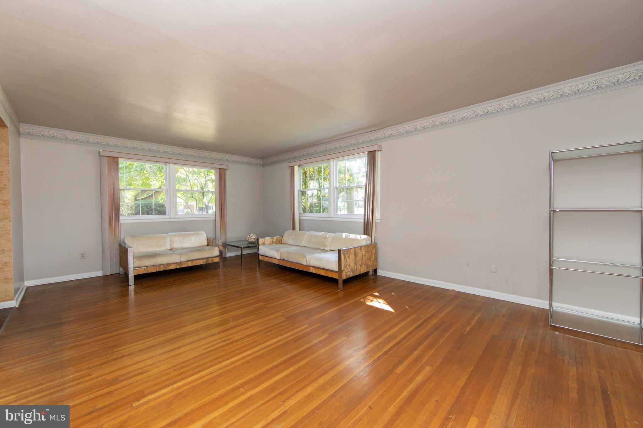 415 Cherry Hill Boulevard Cherry Hill, NJ 08002 - Photo 5 of 50 Living Room