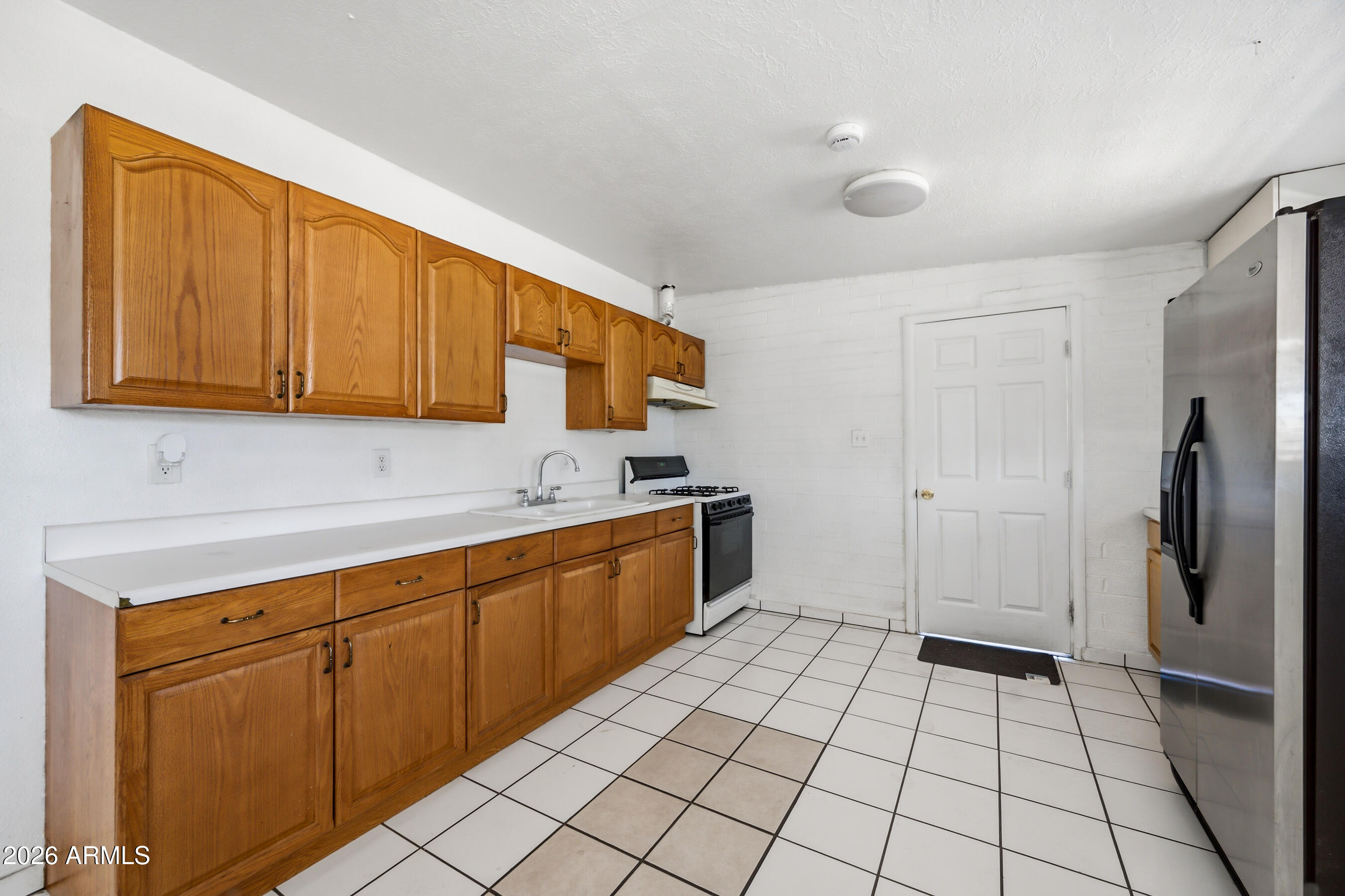 3905 West Almeria Road, Unit 2 Phoenix, AZ 85009 - Photo 6 of 19