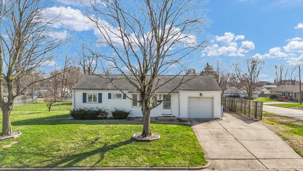 $135,000 | 9 Glenview Drive, Decatur, IL 62521