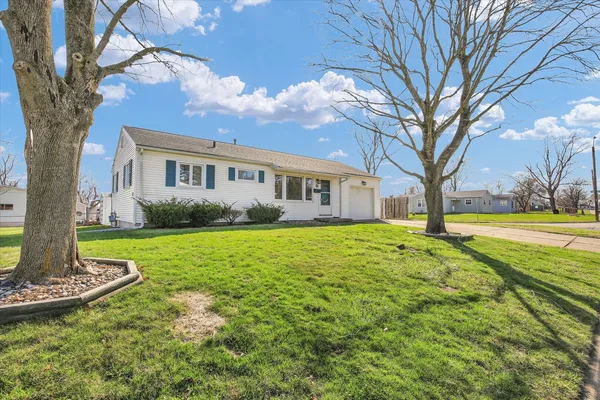 $135,000 | 9 Glenview Drive, Decatur, IL 62521