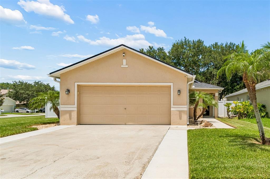 32323 Fish Hook Loop Wesley Chapel, FL 33545 - Photo 5 of 76