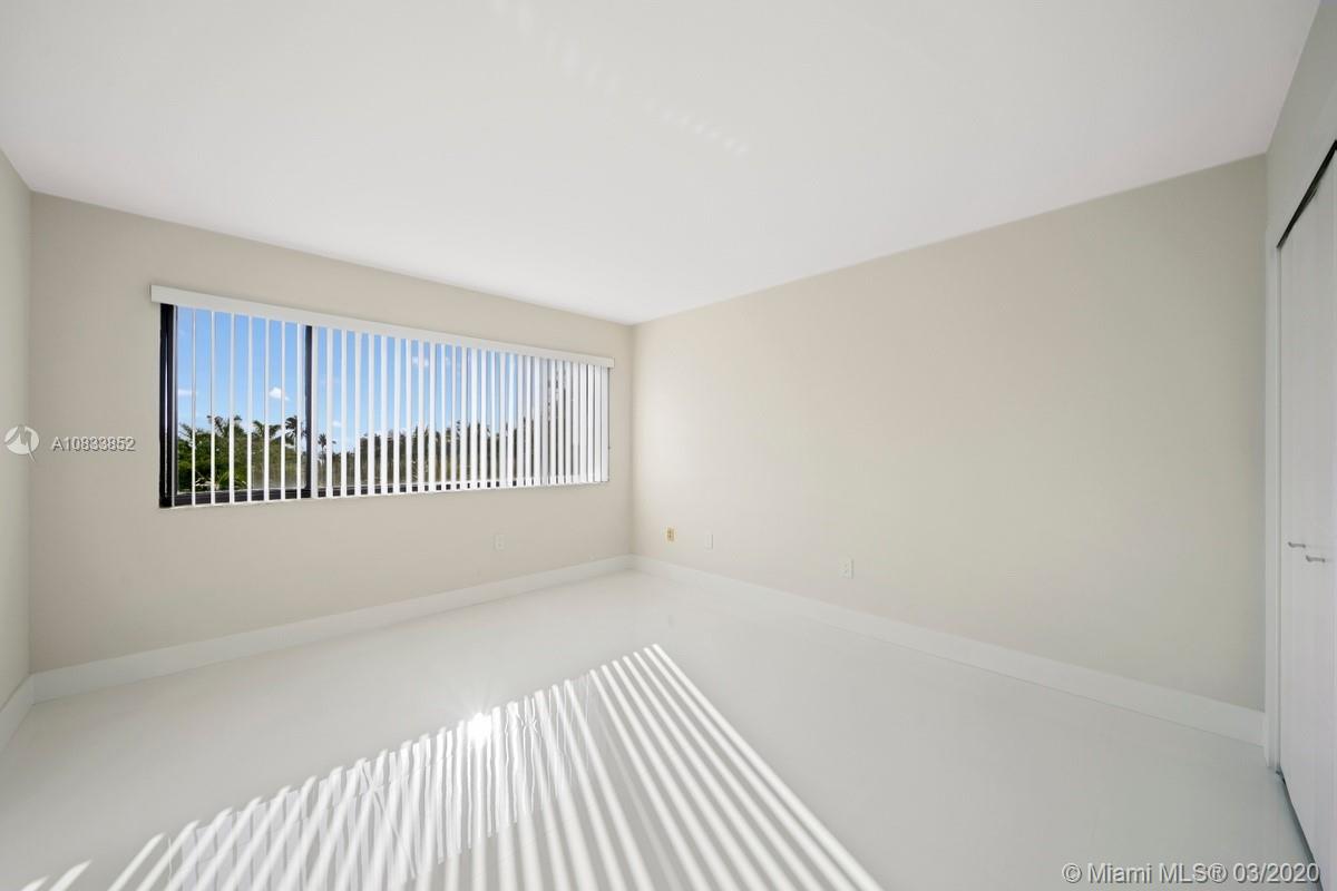 650 Ocean Drive, Unit 4C Key Biscayne, FL 33149 - Photo 8 of 21