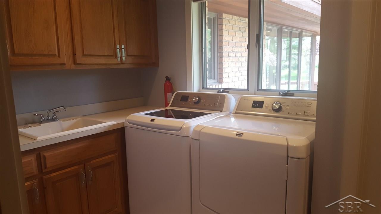 5775 McCarty Road Saginaw, MI 48603 - Photo 22 of 48 31319482-21.JPG