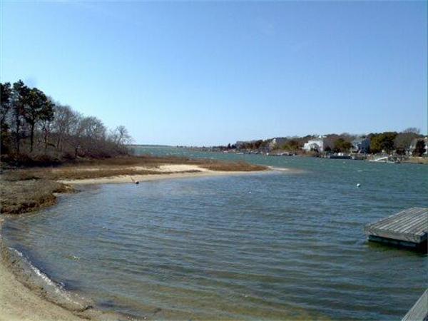 19 Manitoba Road Mashpee, MA 02649 - Photo 11 of 20
