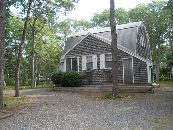 19 Manitoba Road Mashpee, MA 02649 - Photo 3 of 20
