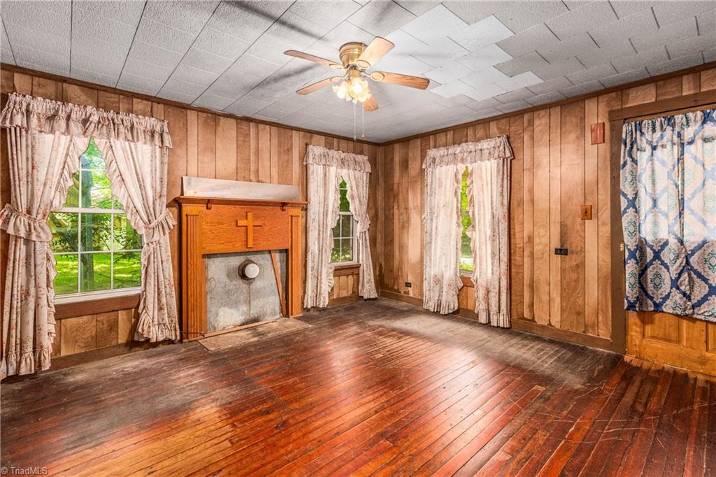 128 John Deere Road Harmony, NC 28634 - Photo 5 of 26