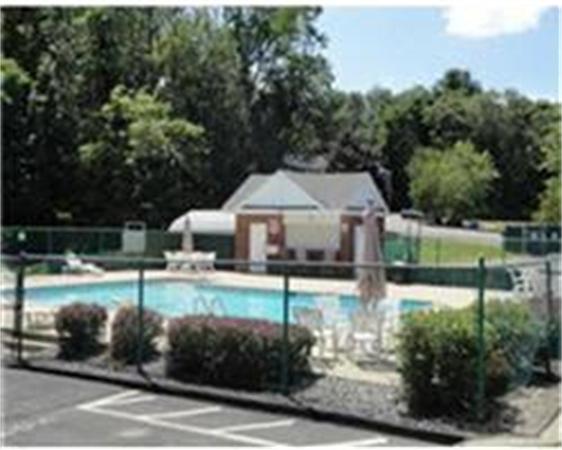 25 Clark's Road, Unit 106 Amesbury, MA 01913 - Photo 4 of 9 Gallery Image 4
