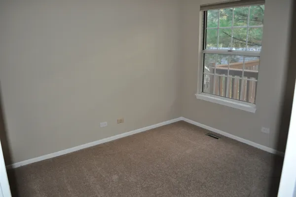 $3,400 | 15 Whispering Drive, Streamwood, IL 60107