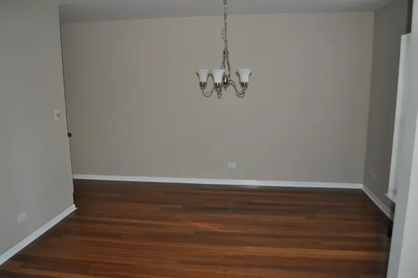 $3,400 | 15 Whispering Drive, Streamwood, IL 60107