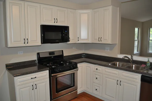 $3,400 | 15 Whispering Drive, Streamwood, IL 60107