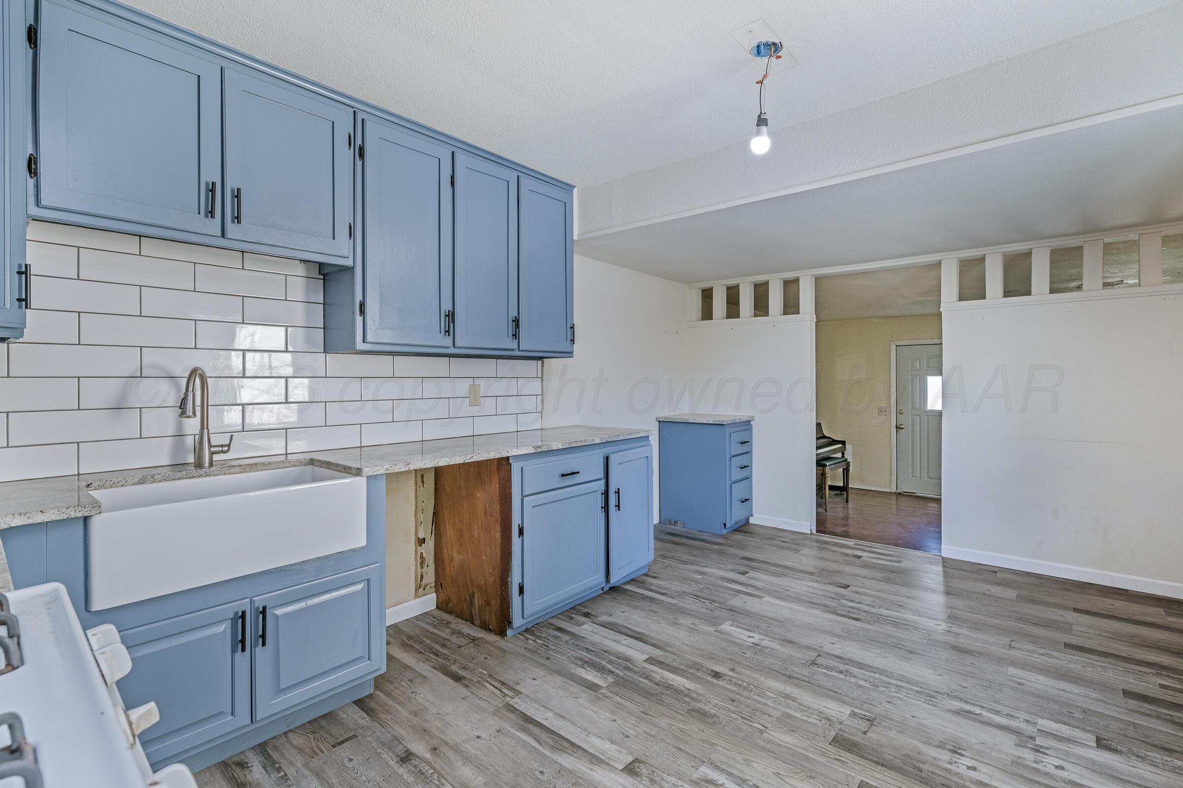 4606 South Hayden Street Amarillo, TX 79110 - Photo 8 of 19 Kitchen