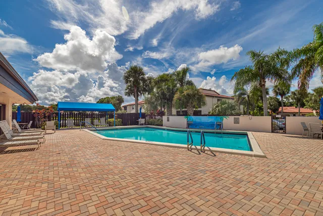 $569,000 | 8008 Eastlake Drive, Unit 12A, Boca Raton, FL 33433