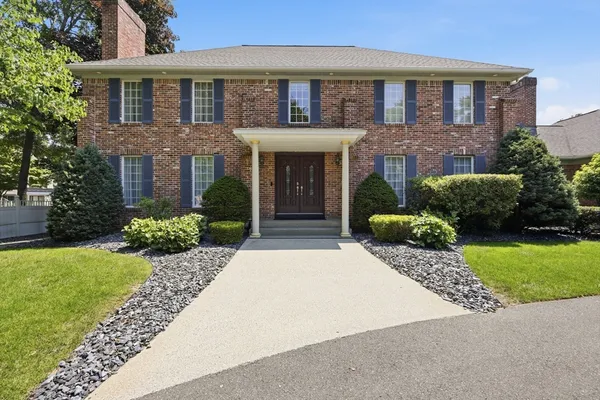 $999,500 | 1051 Converse Street, Longmeadow, MA 01106