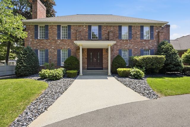 $922,500 | 1051 Converse Street, Longmeadow, MA 01106