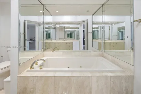 $669,000 | 1000 West Island Boulevard, Unit 2806, Aventura, FL 33160