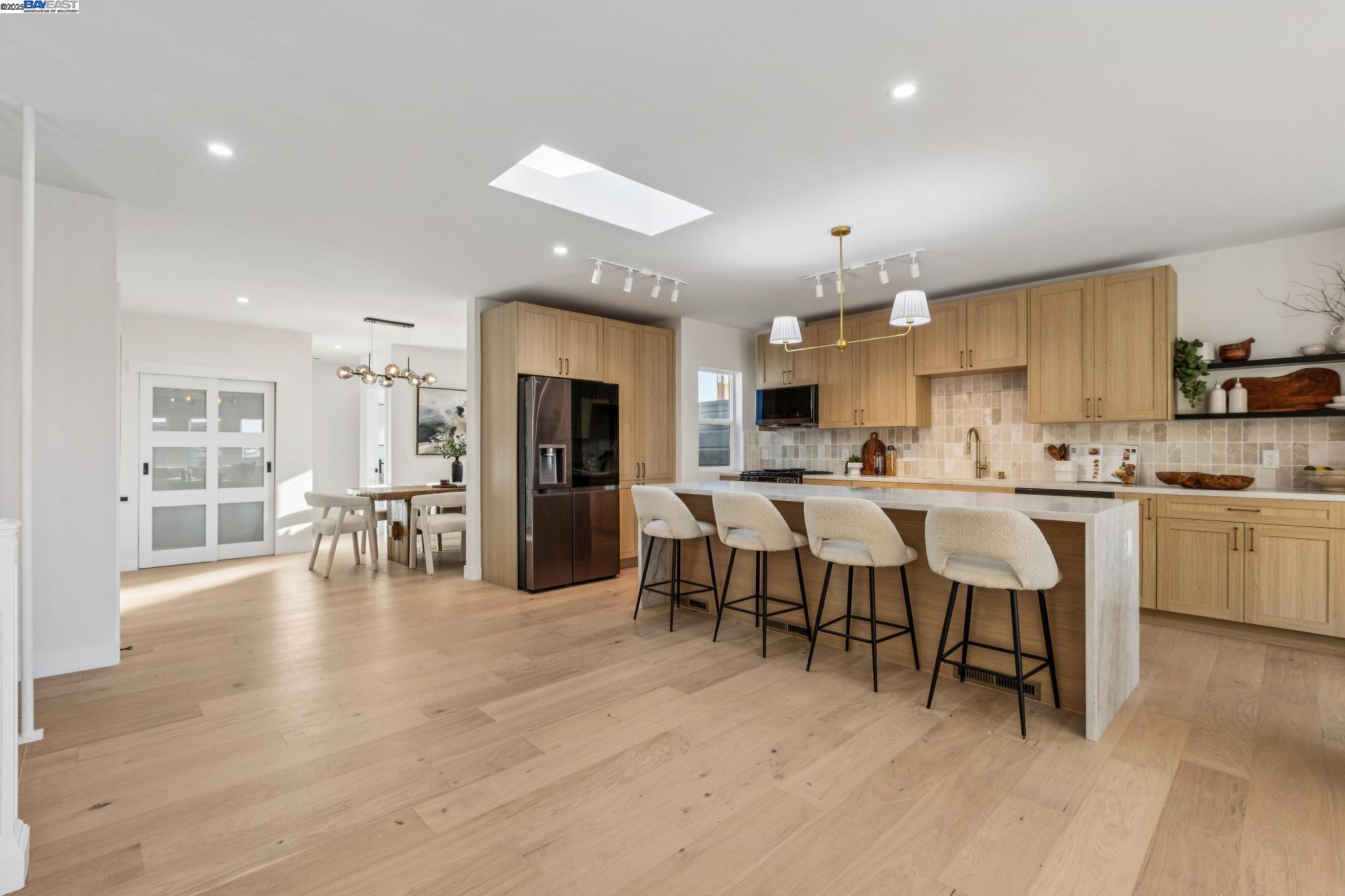 412 43rd Avenue San Francisco, CA 94121 - Photo 8 of 60