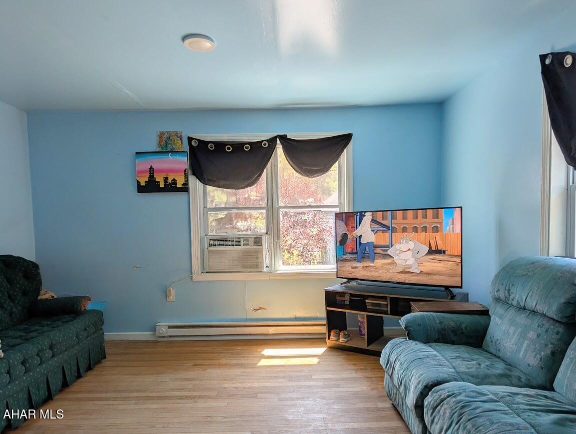 806 Spring Street Saxton, PA 16678 - Photo 7 of 39