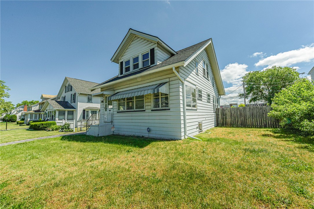 32 Walzer Road Irondequoit, NY 14622 - Photo 2 of 31