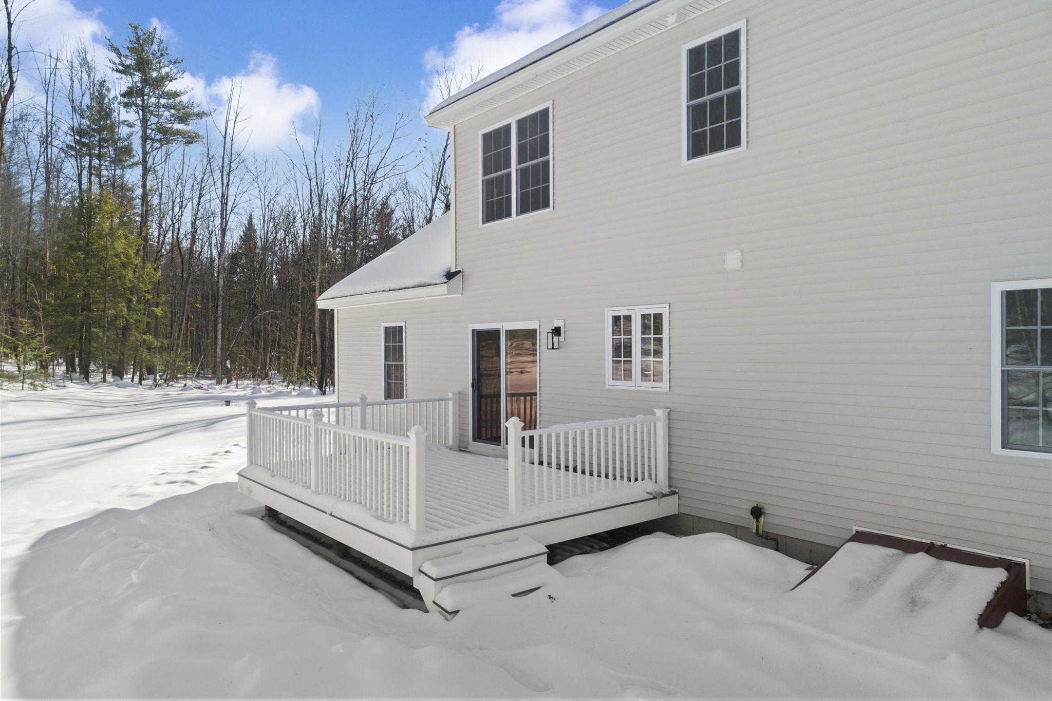 32 Galloping Hill Road Hopkinton, NH 03229 - Photo 4 of 38