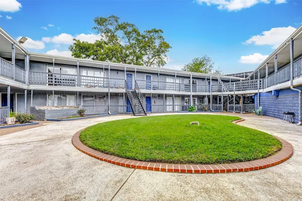 $985 | 7527 Gulf Freeway, Unit 2, Houston, TX 77017