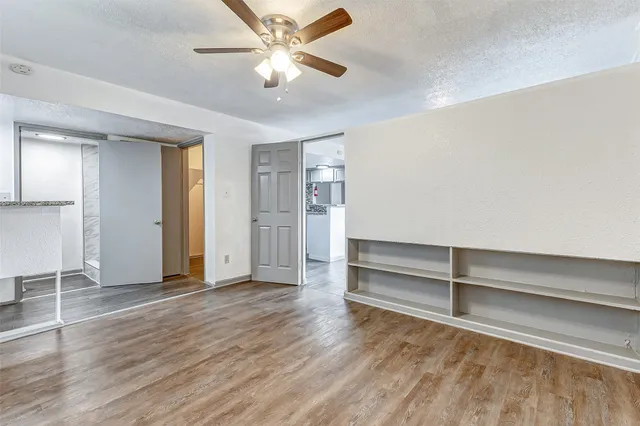 $1,000 | 7527 Gulf Freeway, Unit 2, Houston, TX 77017