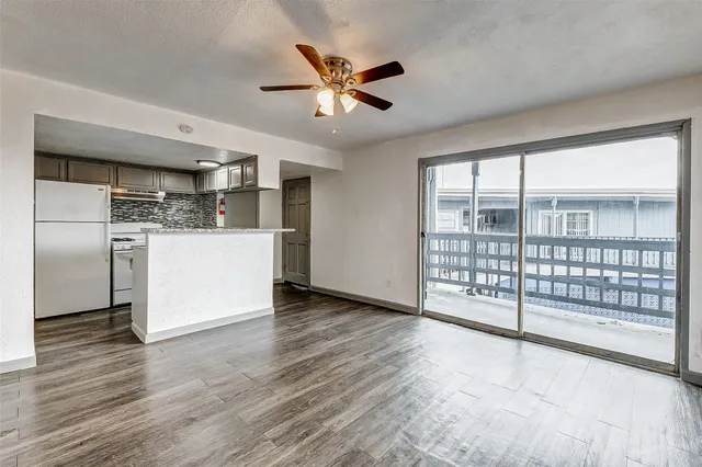 $1,000 | 7527 Gulf Freeway, Unit 2, Houston, TX 77017