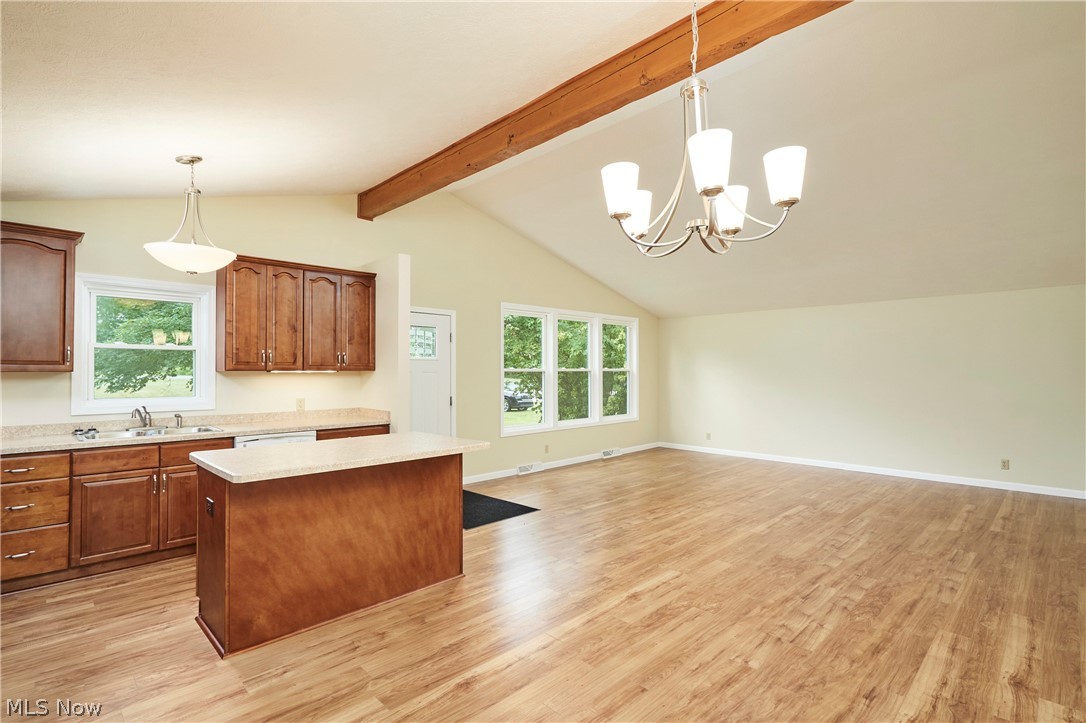 3201 Ridgewood Road Fairlawn, OH 44333 - Photo 5 of 23 Kitchen / Dining / Great Room