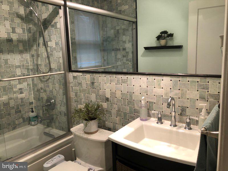 4533 Rosedale Avenue Bethesda, MD 20814 - Photo 4 of 35 Gallery Image 4