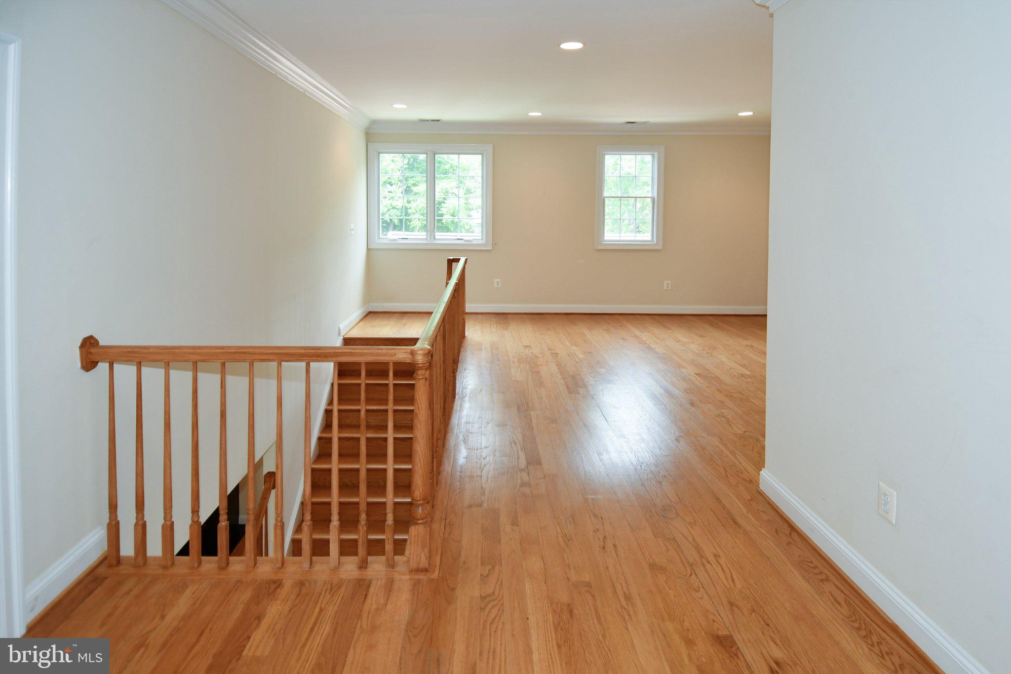 1924 Leonard Road Falls Church, VA 22043 - Photo 29 of 61 Spacious, sunlit entryway awaits you.