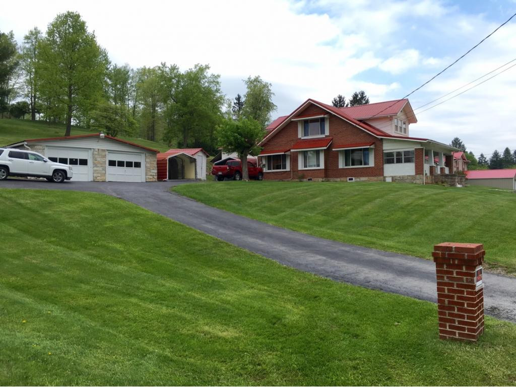 811 Hurricane Road Northeast Wise, VA 24293 - Photo 28 of 34 Nice Yard
