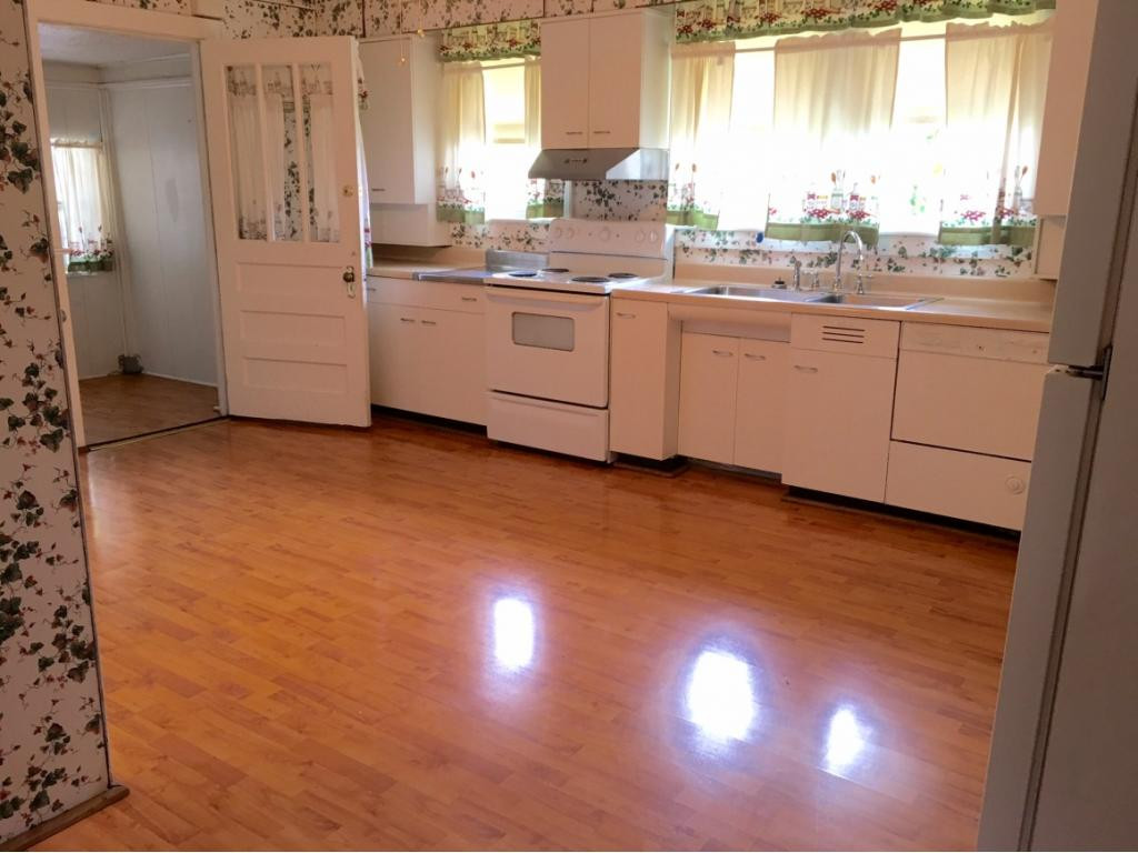 811 Hurricane Road Northeast Wise, VA 24293 - Photo 9 of 34 Large EatIn Kitchen