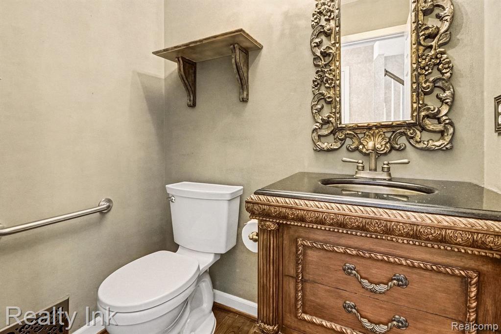 1636 North Kilburn Road Rochester Hills, MI 48306 - Photo 6 of 13 Gallery Image 6