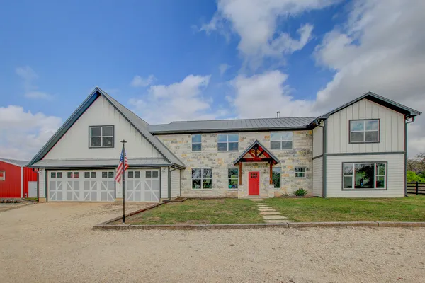 $1,149,000 | 196 Milam Lane, Bastrop, TX 78602