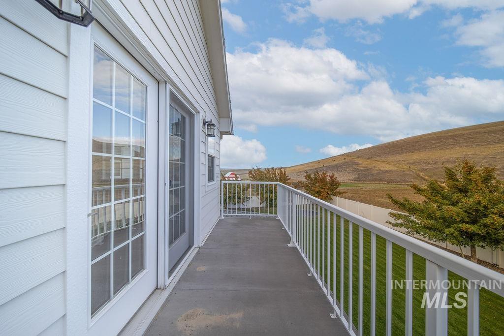 19809 Tammany Creek Road Lewiston, ID 83501 - Photo 28 of 50 View of balcony