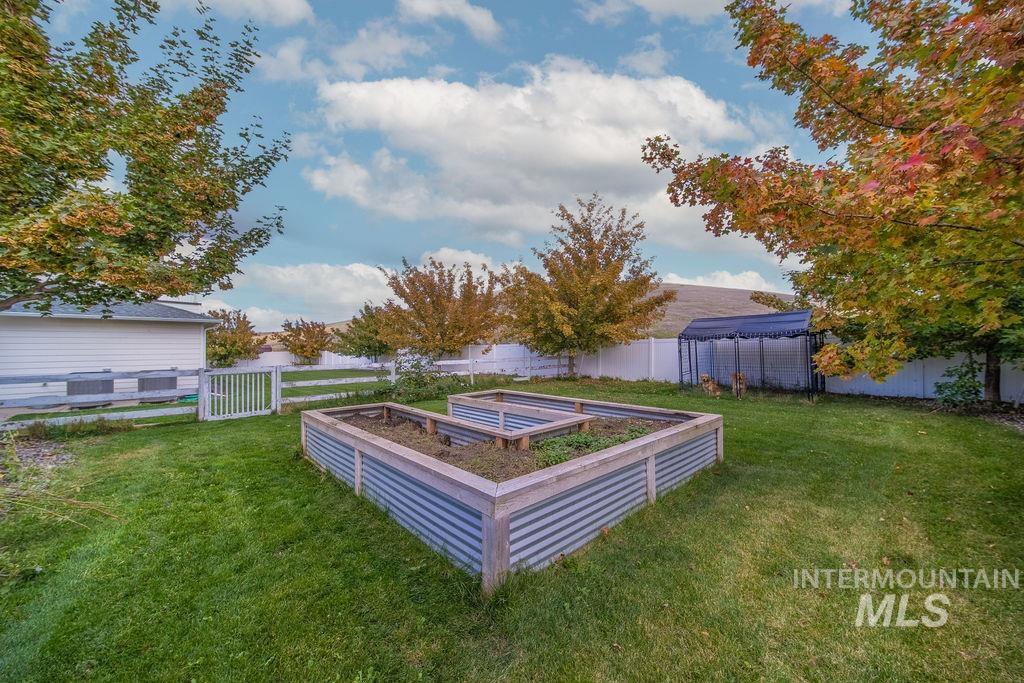 19809 Tammany Creek Road Lewiston, ID 83501 - Photo 43 of 50 View of yard with a garden