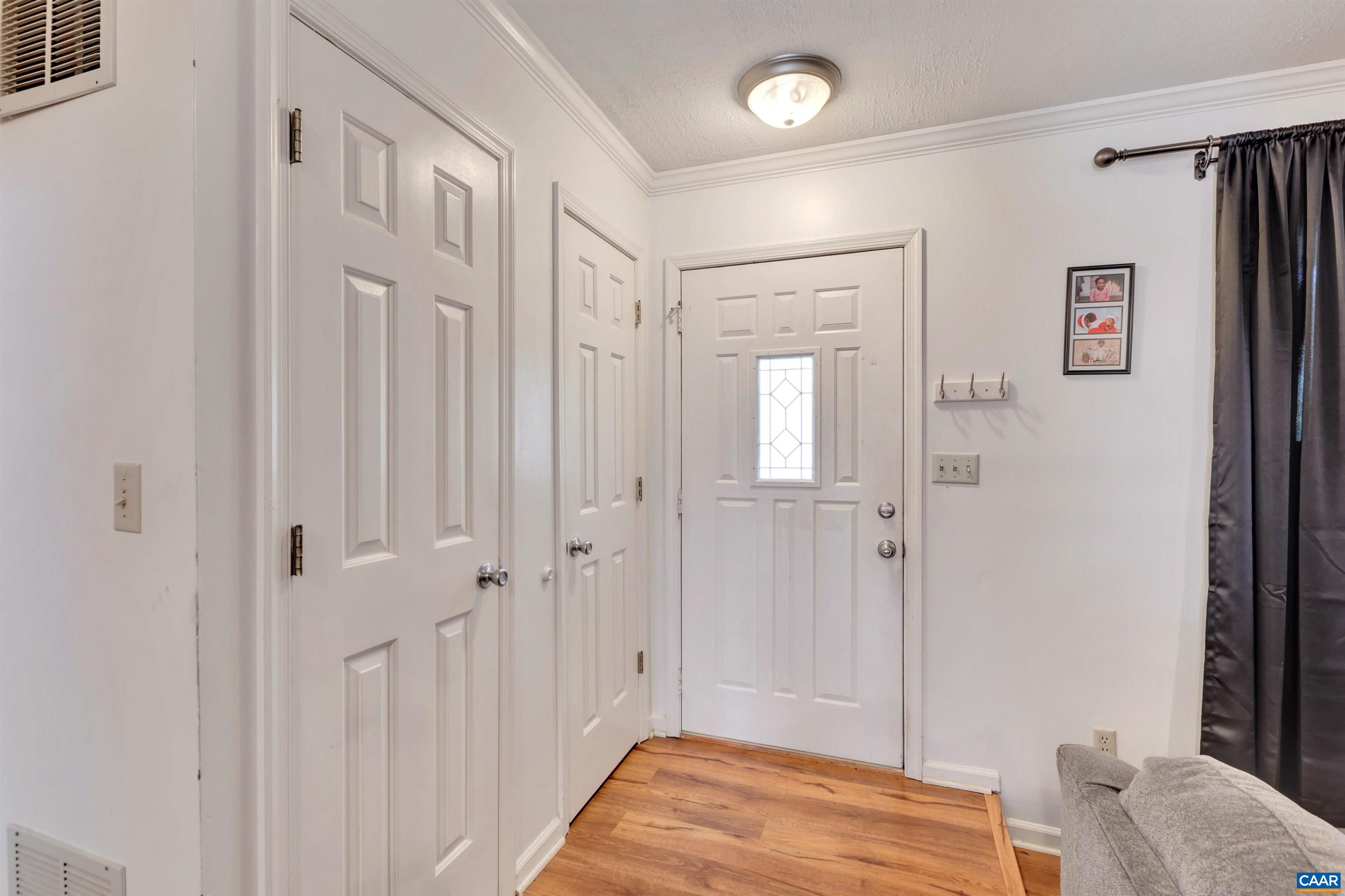 1469 Minor Ridge Court Charlottesville, VA 22901 - Photo 4 of 29 Gallery Image 4