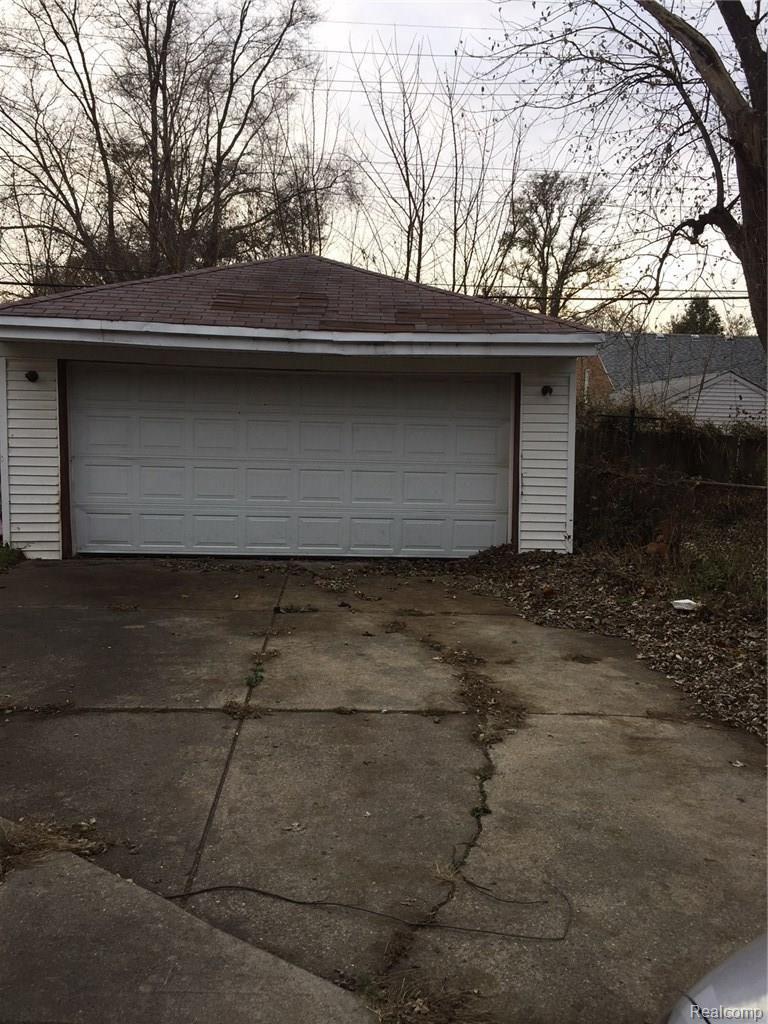 19741 Annchester Road Detroit, MI 48219 - Photo 11 of 12 IMG_2229.JPG
