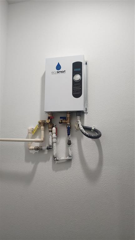 23469 Roscoe Avenue Punta Gorda, FL 33980 - Photo 25 of 26 a bathroom with a toilet and a sink