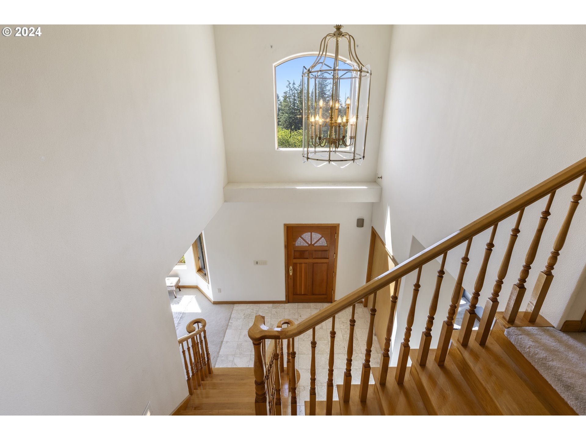 11400 Northwest Plainview Road Portland, OR 97231 - Photo 19 of 48 a view of entryway with wooden floor