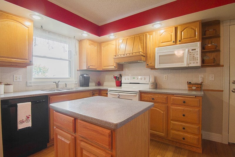 109 West Pioneer Road Lone Tree, IA 52755 - Photo 8 of 35 Gallery Image 8