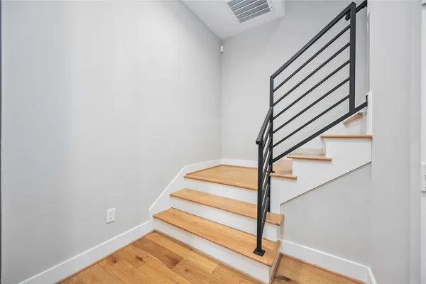 $6,000 | 5821 Kansas Street, Houston, TX 77007