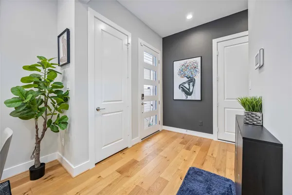 $6,000 | 5821 Kansas Street, Houston, TX 77007