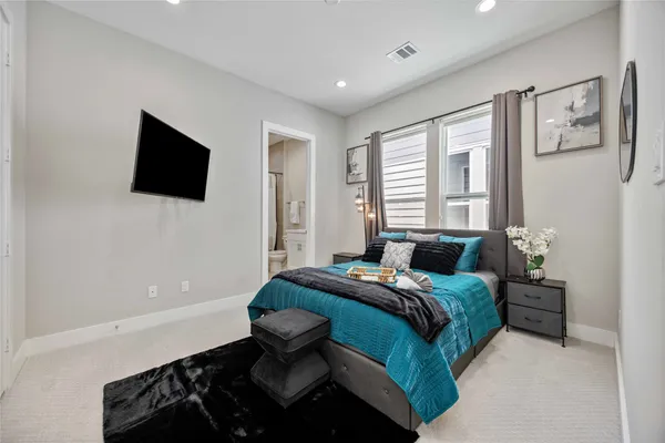 $6,000 | 5821 Kansas Street, Houston, TX 77007