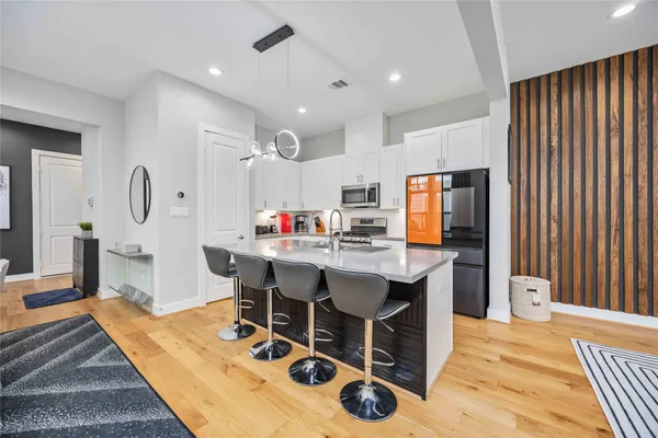 $6,000 | 5821 Kansas Street, Houston, TX 77007