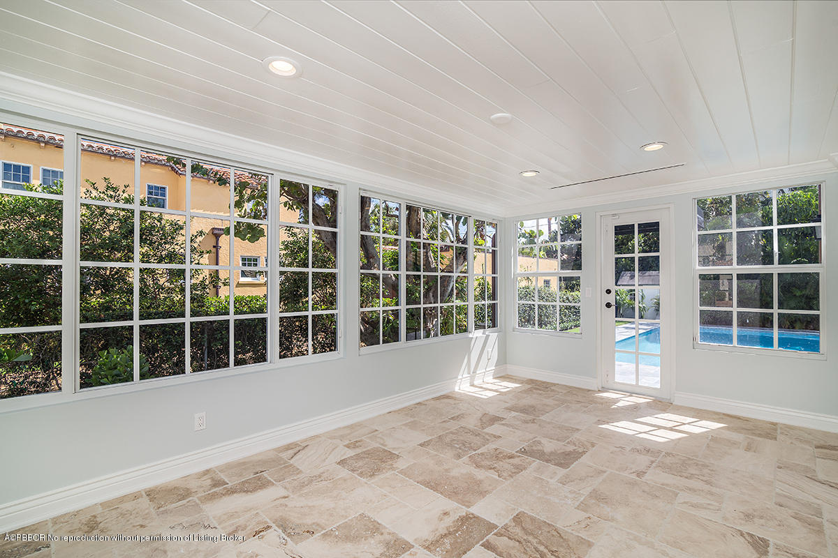 230 Murray Road West Palm Beach, FL 33405 - Photo 5 of 33 a view of empty room with windows